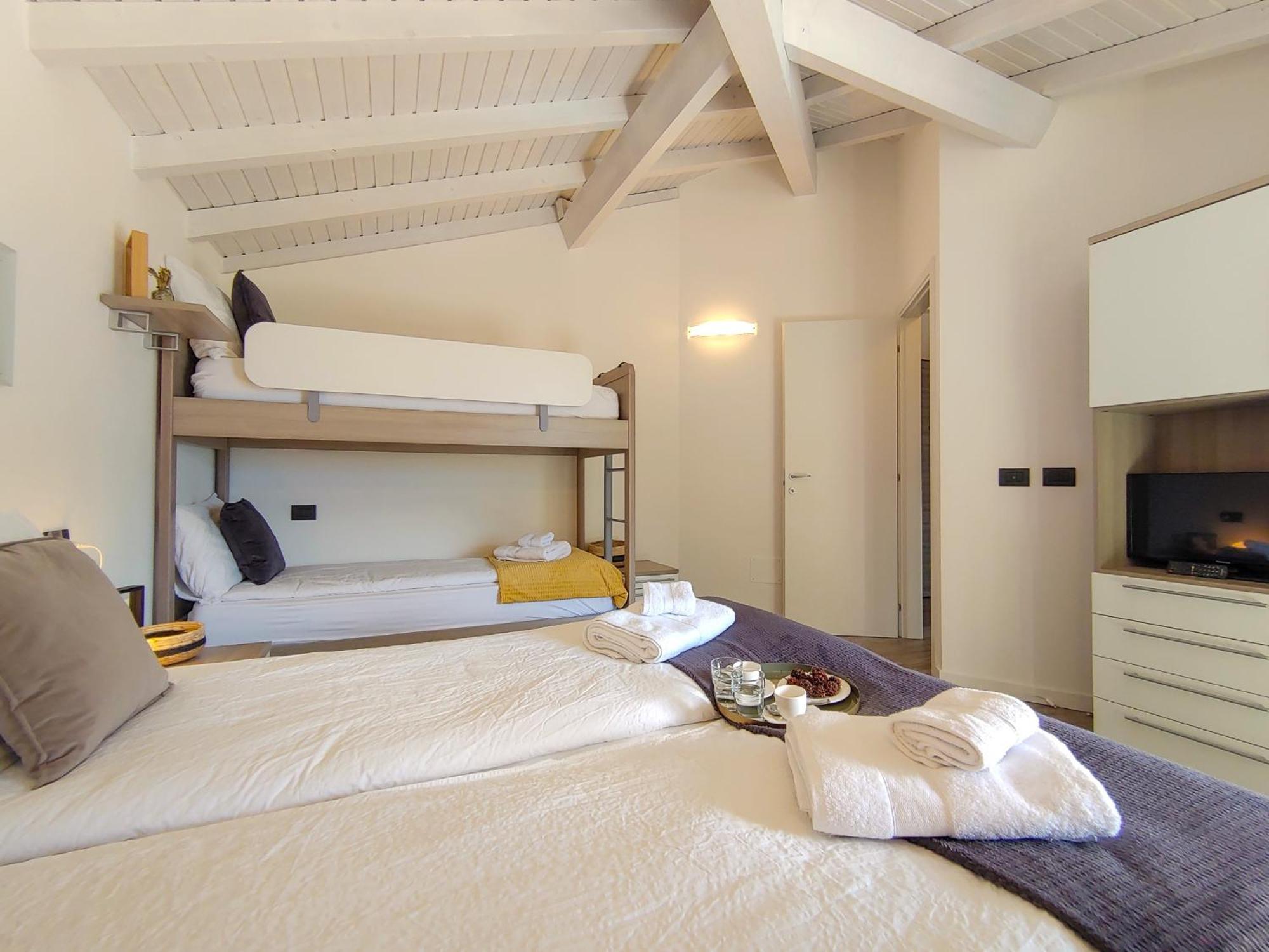 Dascio Silence Ferienwohnung Mit Panorama Balkon Bagian luar foto