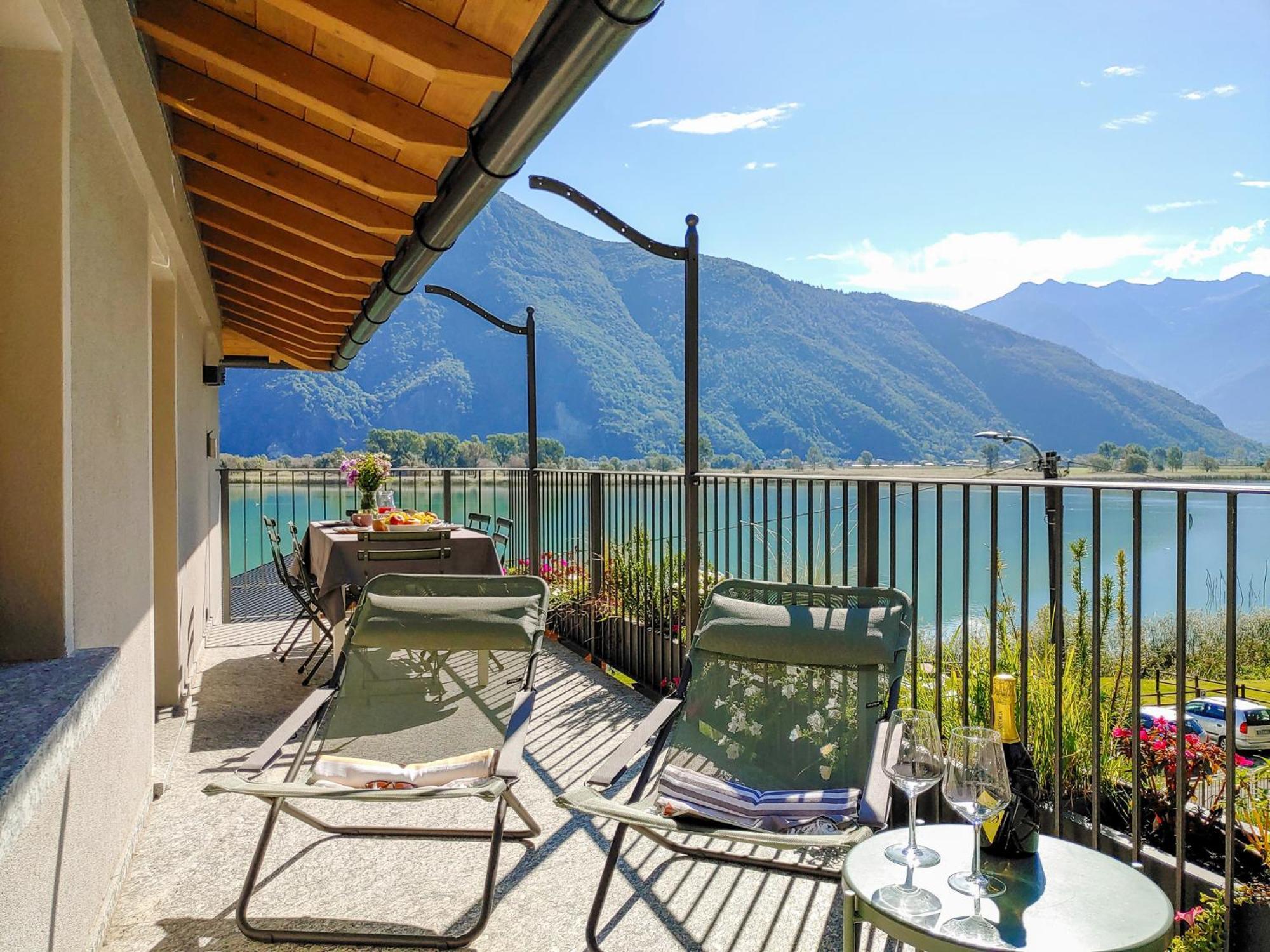 Dascio Silence Ferienwohnung Mit Panorama Balkon Bagian luar foto