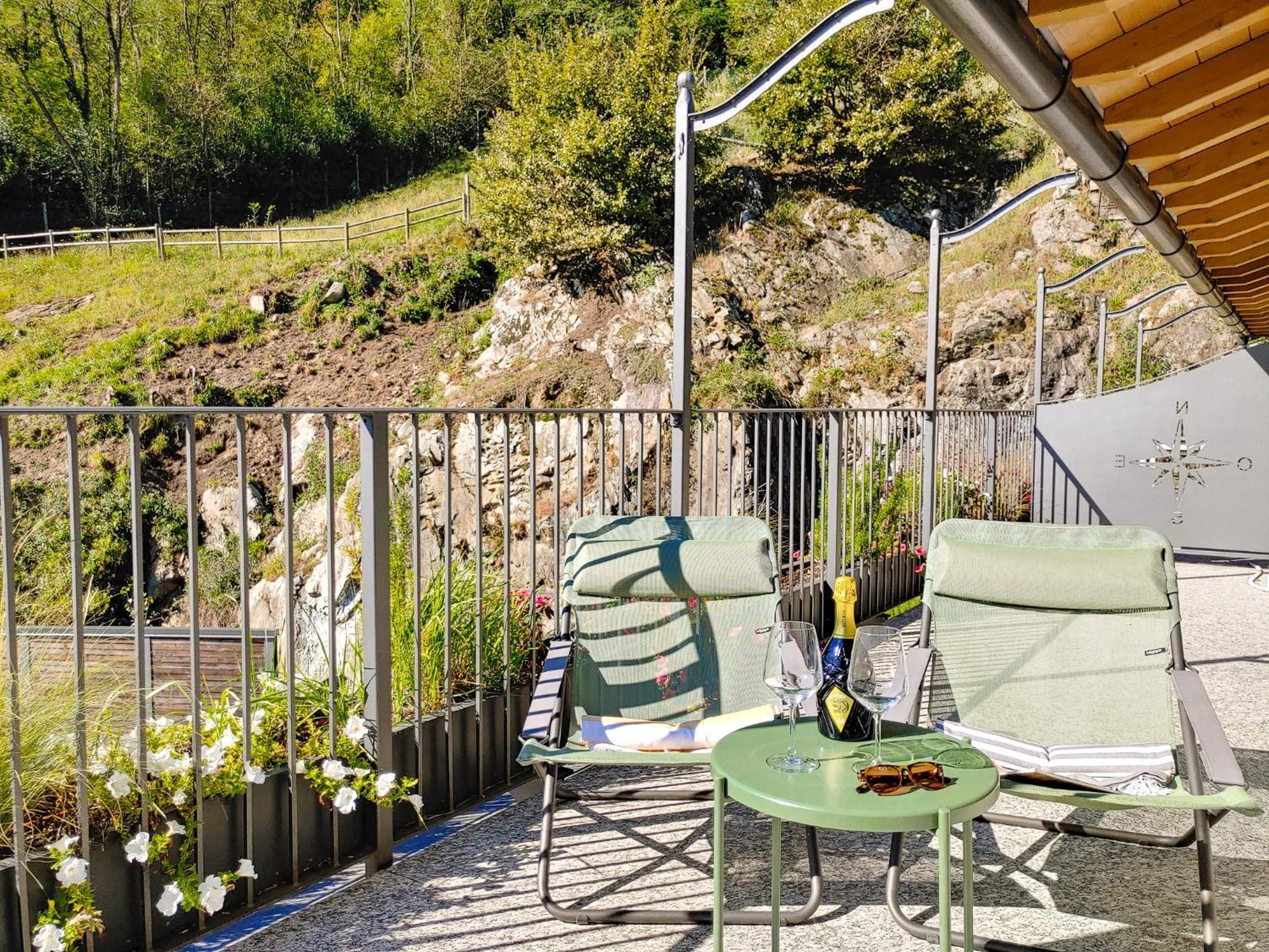 Dascio Silence Ferienwohnung Mit Panorama Balkon Bagian luar foto